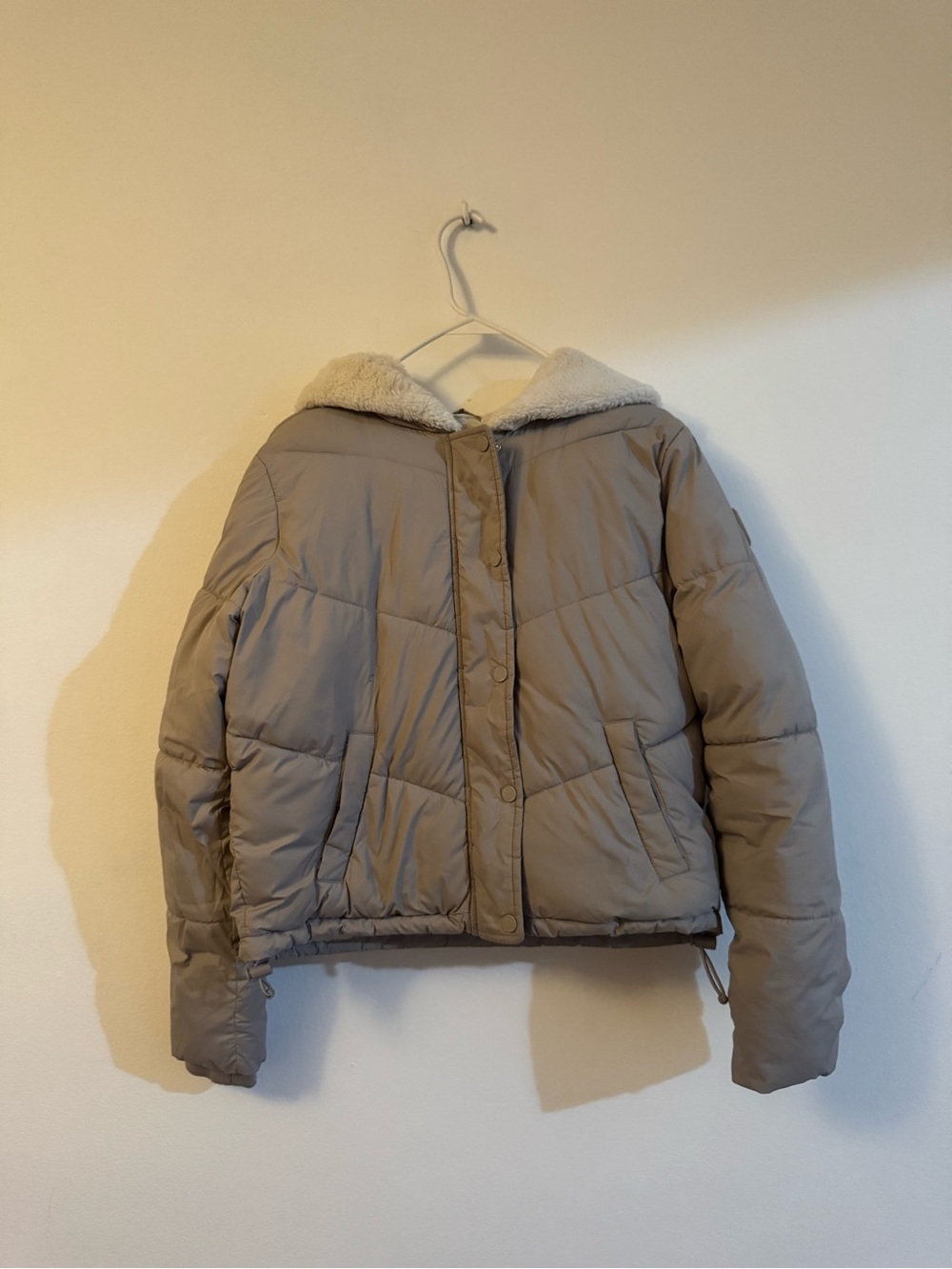Hollister Women’s Taupe Puffer Jacket with Sherpa Collar